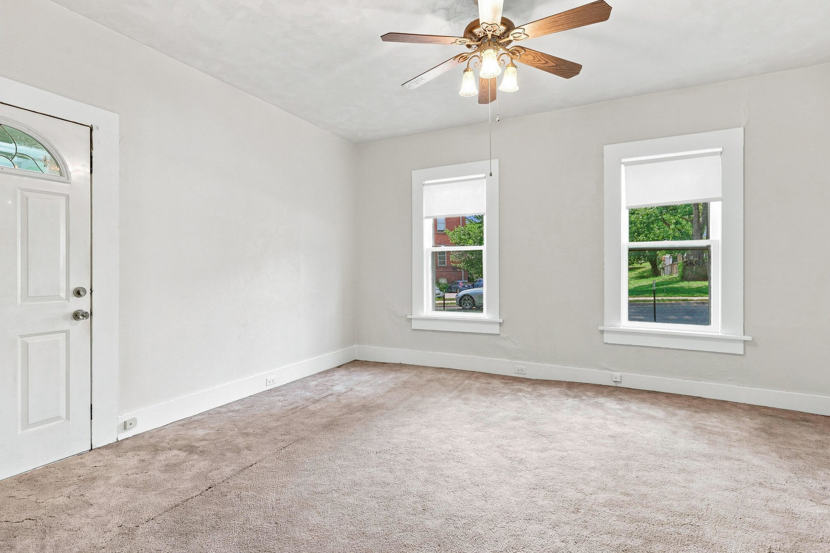 621 Oak Street Property Photo 4