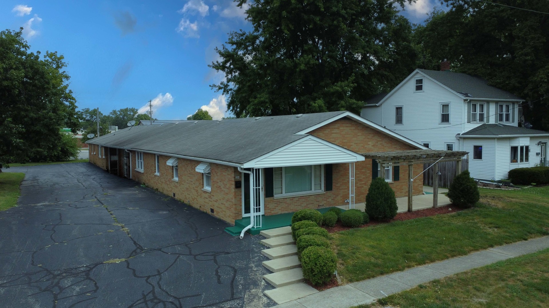 304 E Cherry Street 1 Property Photo 3