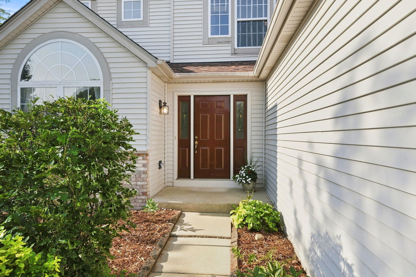 1517 Baytree Drive Property Photo 3