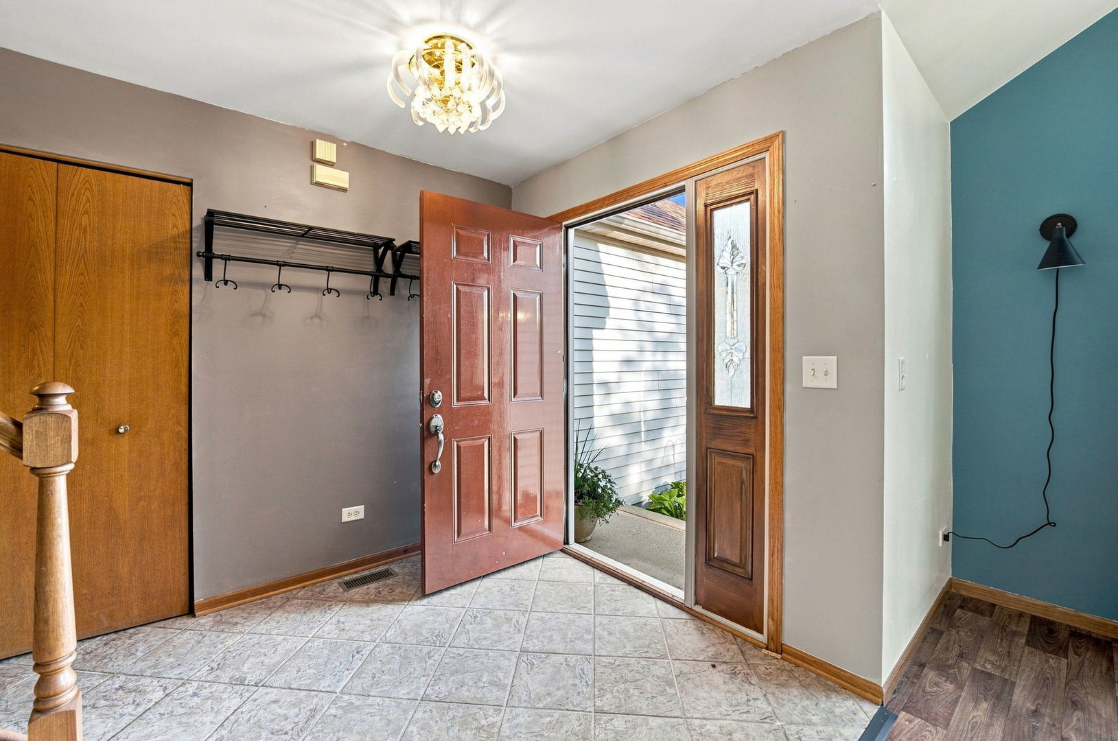 1517 Baytree Drive Property Photo 4
