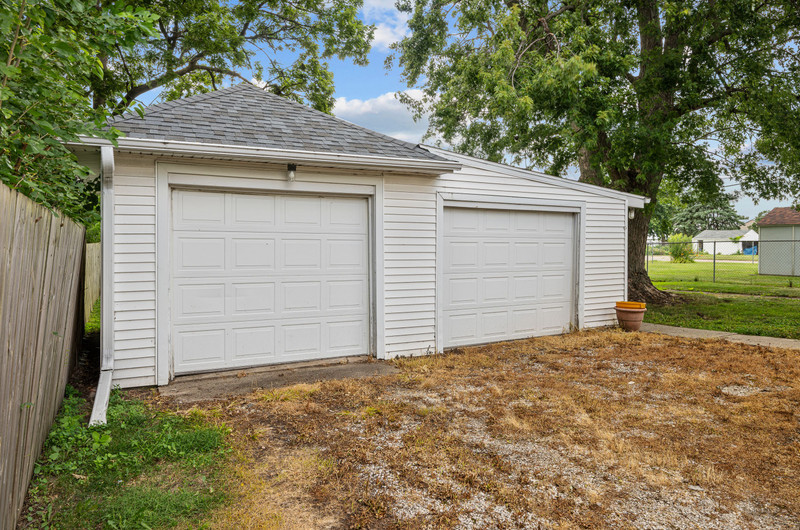 819 N Elm Street Property Photo 6
