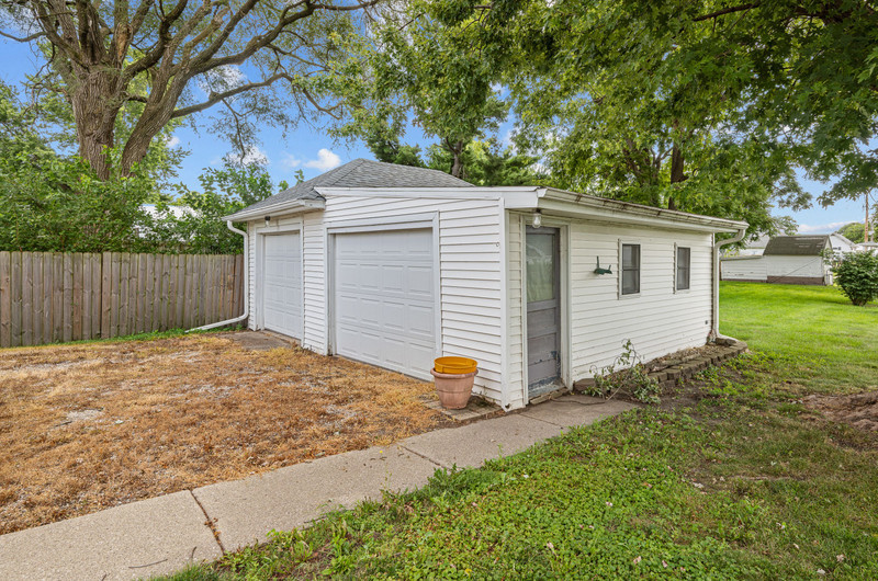 819 N Elm Street Property Photo 7