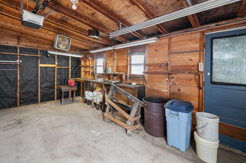 819 N Elm Street Property Photo 8