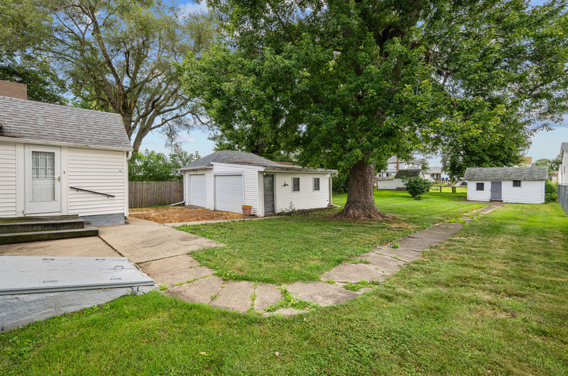 819 N Elm Street Property Photo 12