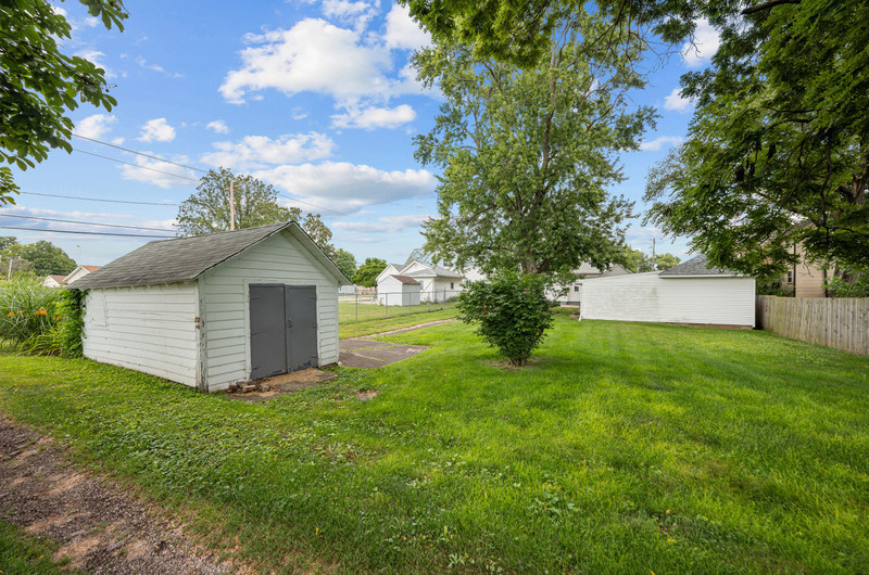 819 N Elm Street Property Photo 13