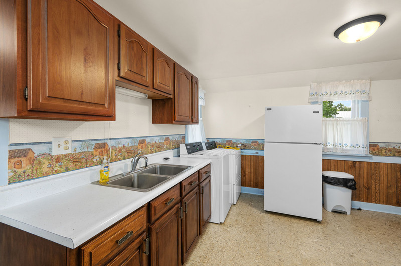 819 N Elm Street Property Photo 18