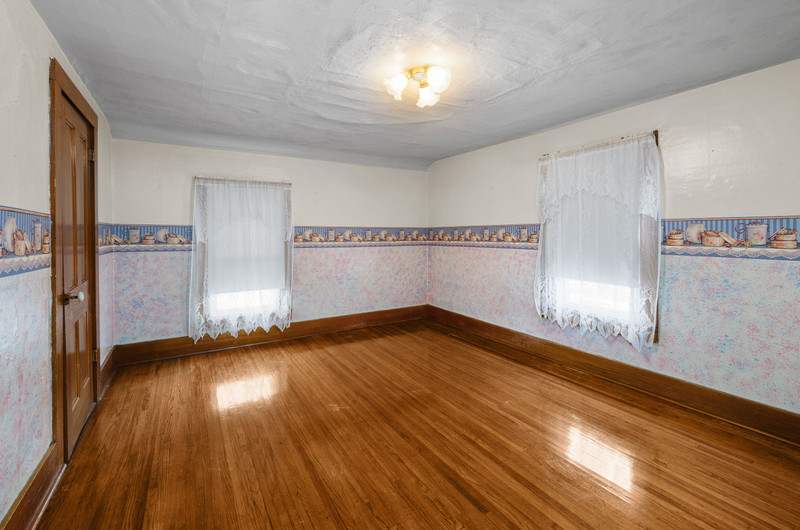 819 N Elm Street Property Photo 36