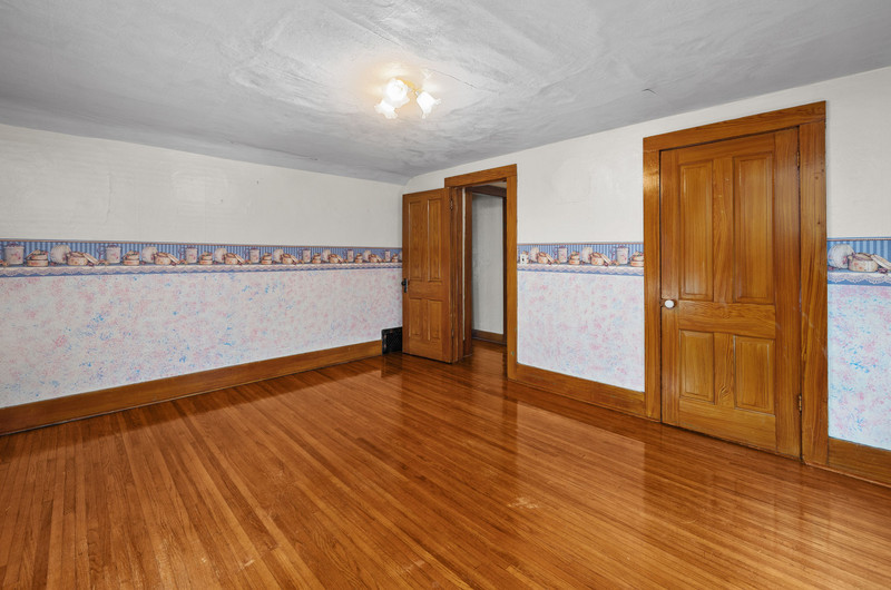 819 N Elm Street Property Photo 37