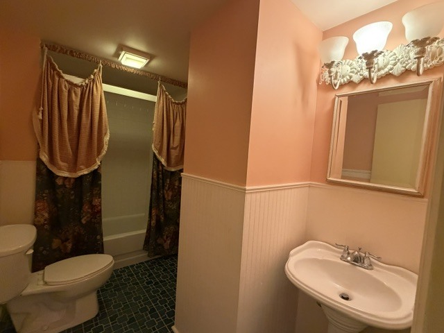1209 Richmond Street Property Photo 29
