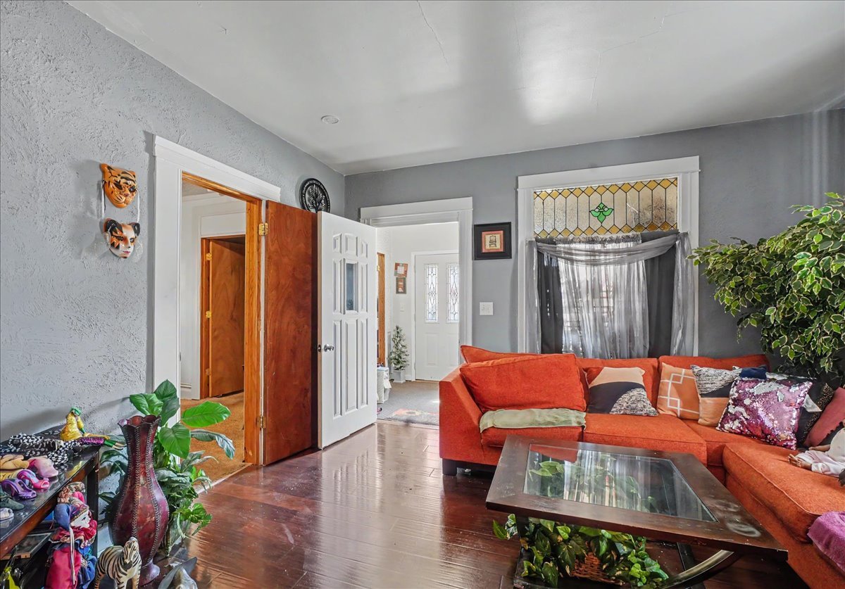 1207 S Main Street Property Photo 19