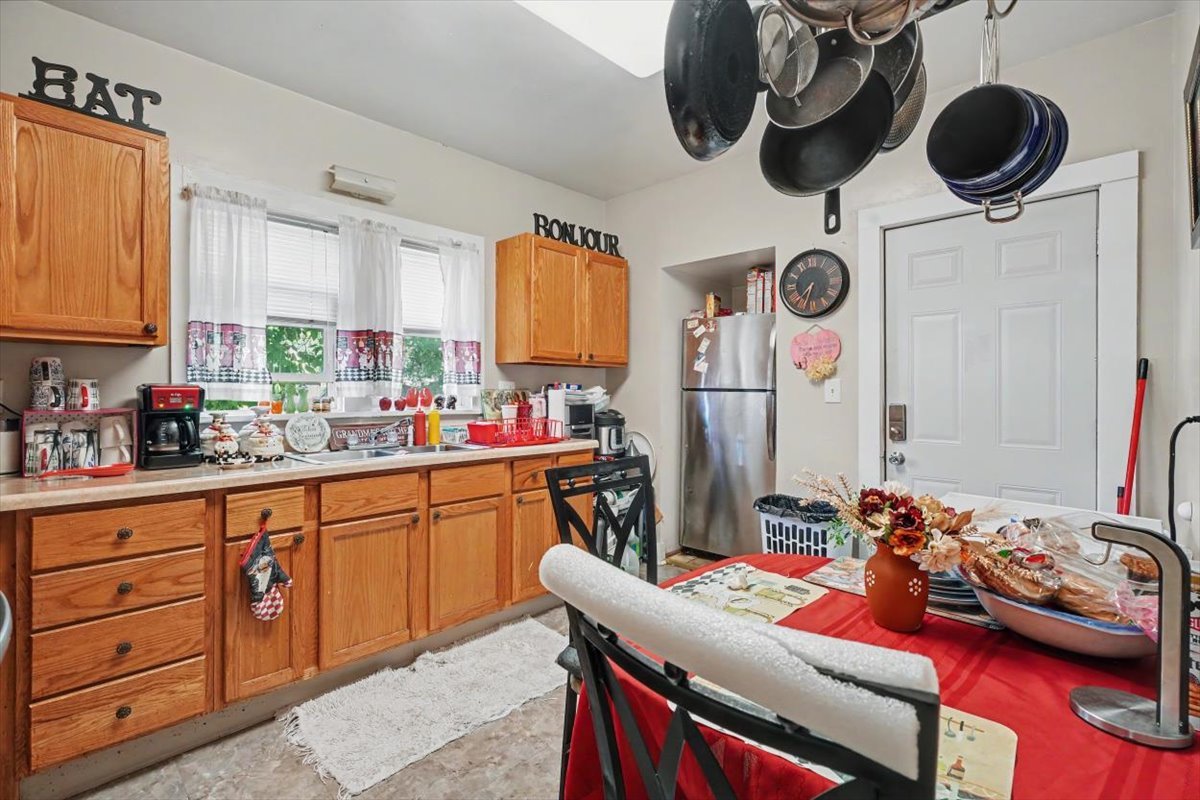 1207 S Main Street Property Photo 24