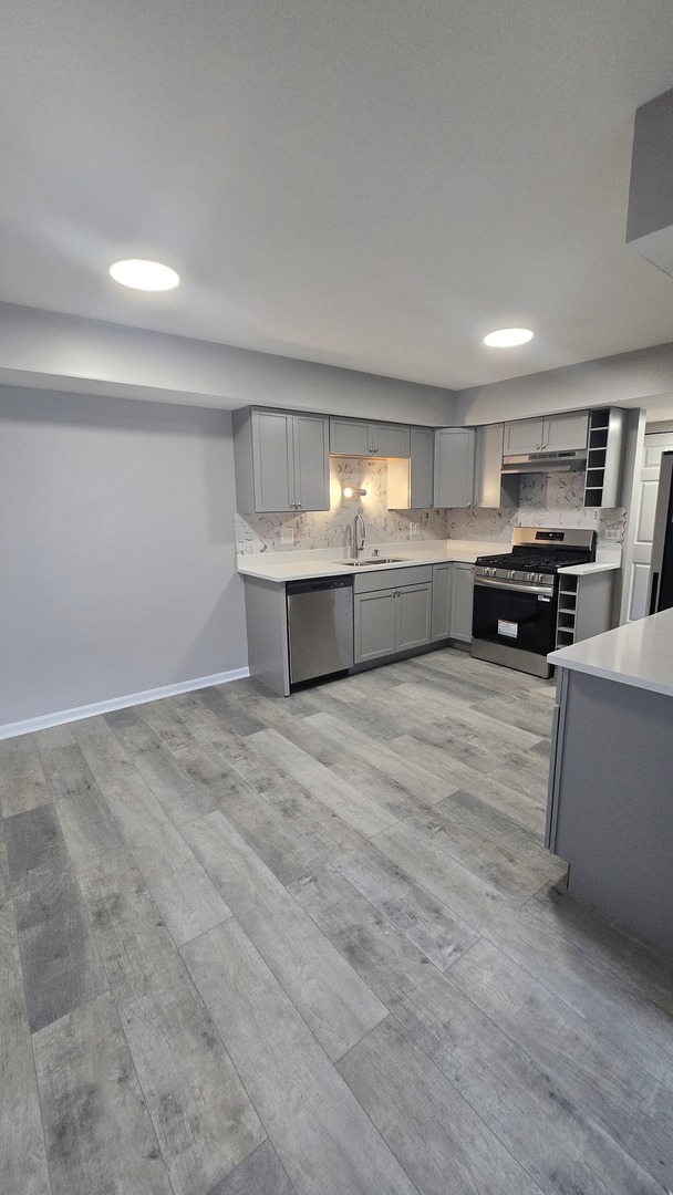 1688 Queensbury Circle Property Photo 3