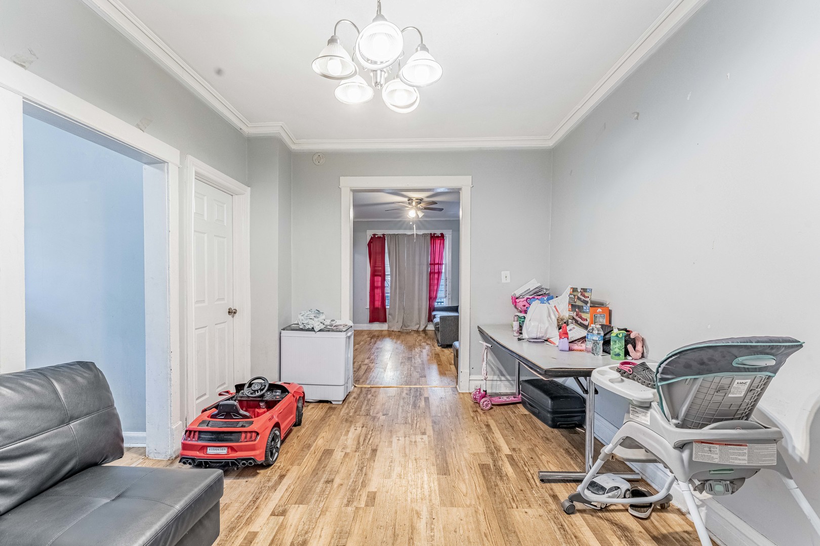 7553 S Saint Lawrence Avenue Property Photo 8