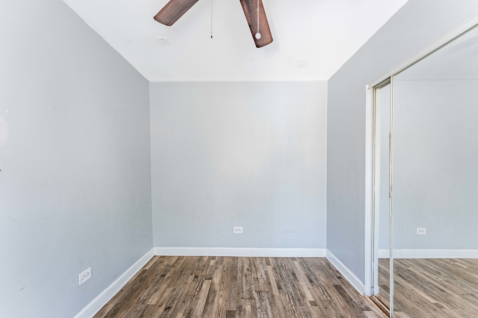 7553 S Saint Lawrence Avenue Property Photo 14
