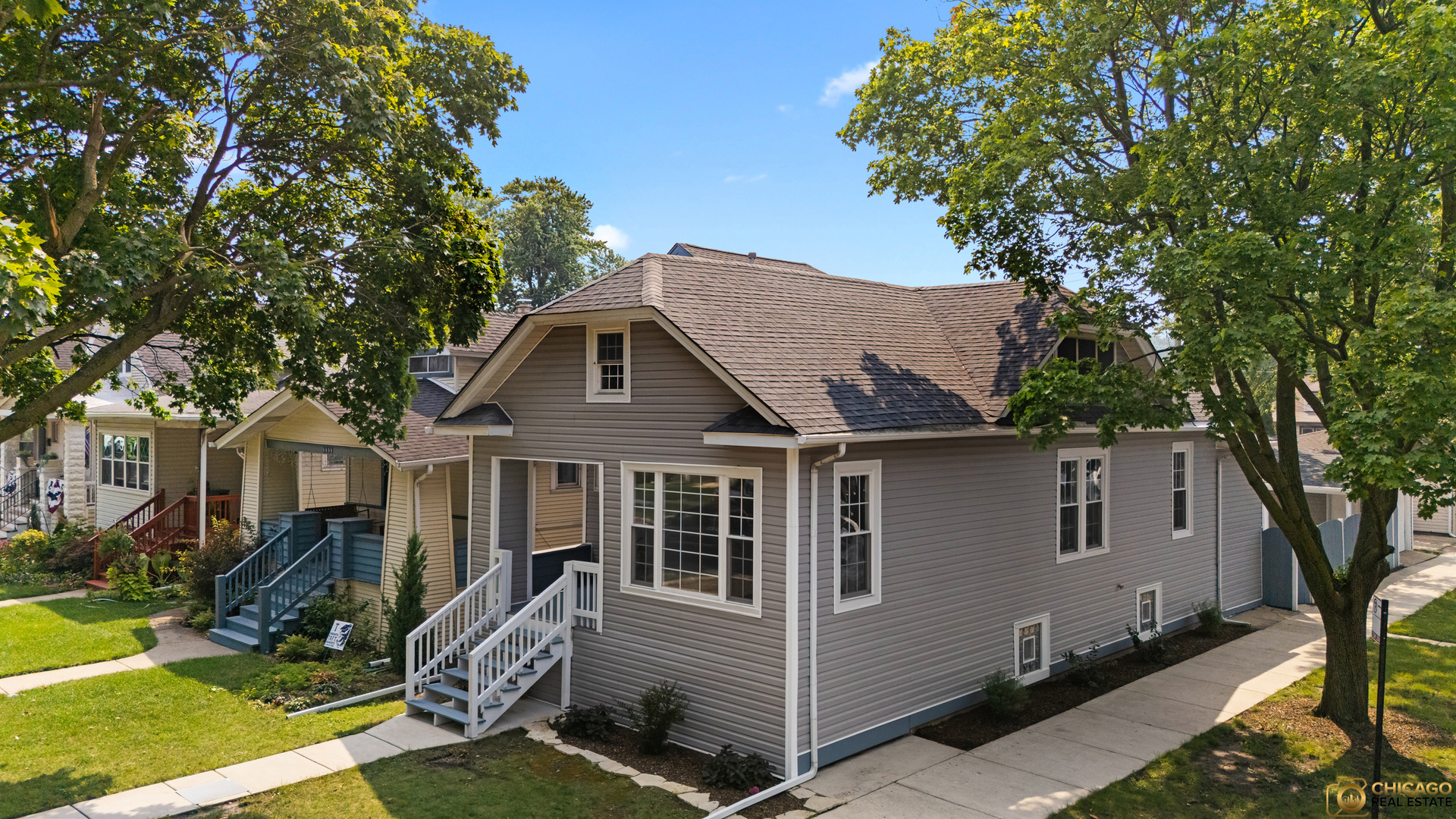 4656 N Leamington Avenue Property Photo 2