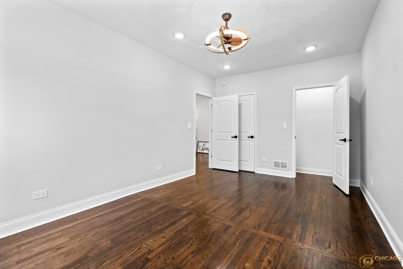 4656 N Leamington Avenue Property Photo 13