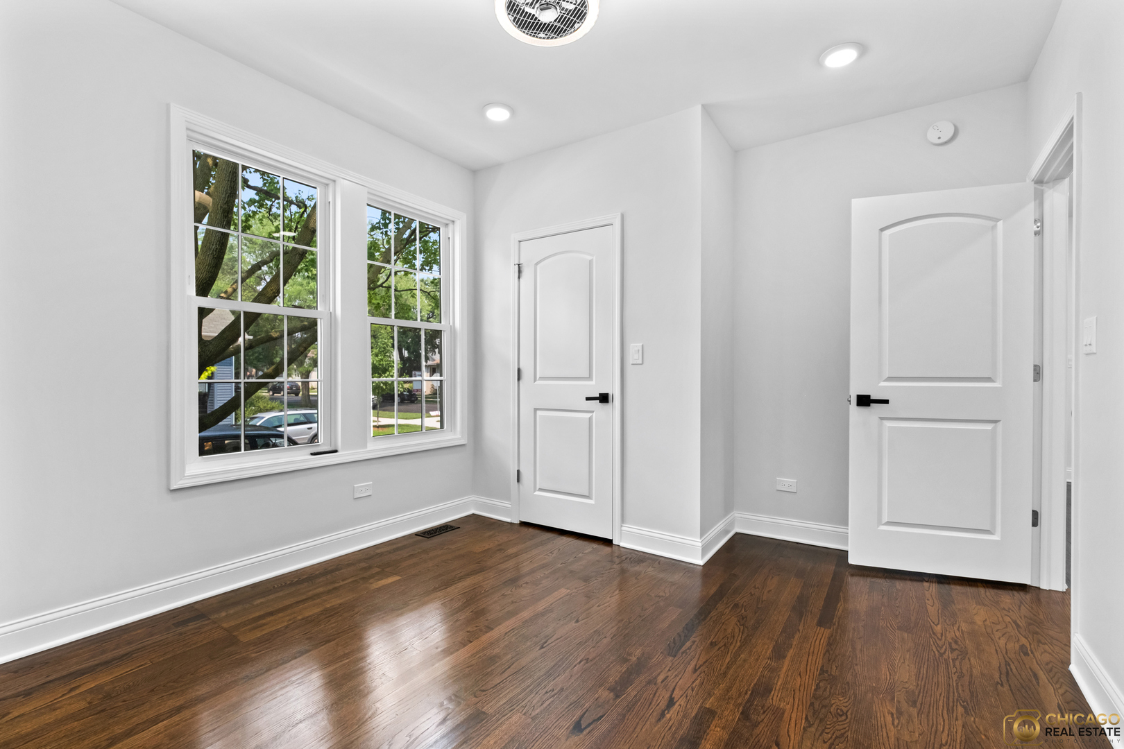 4656 N Leamington Avenue Property Photo 18