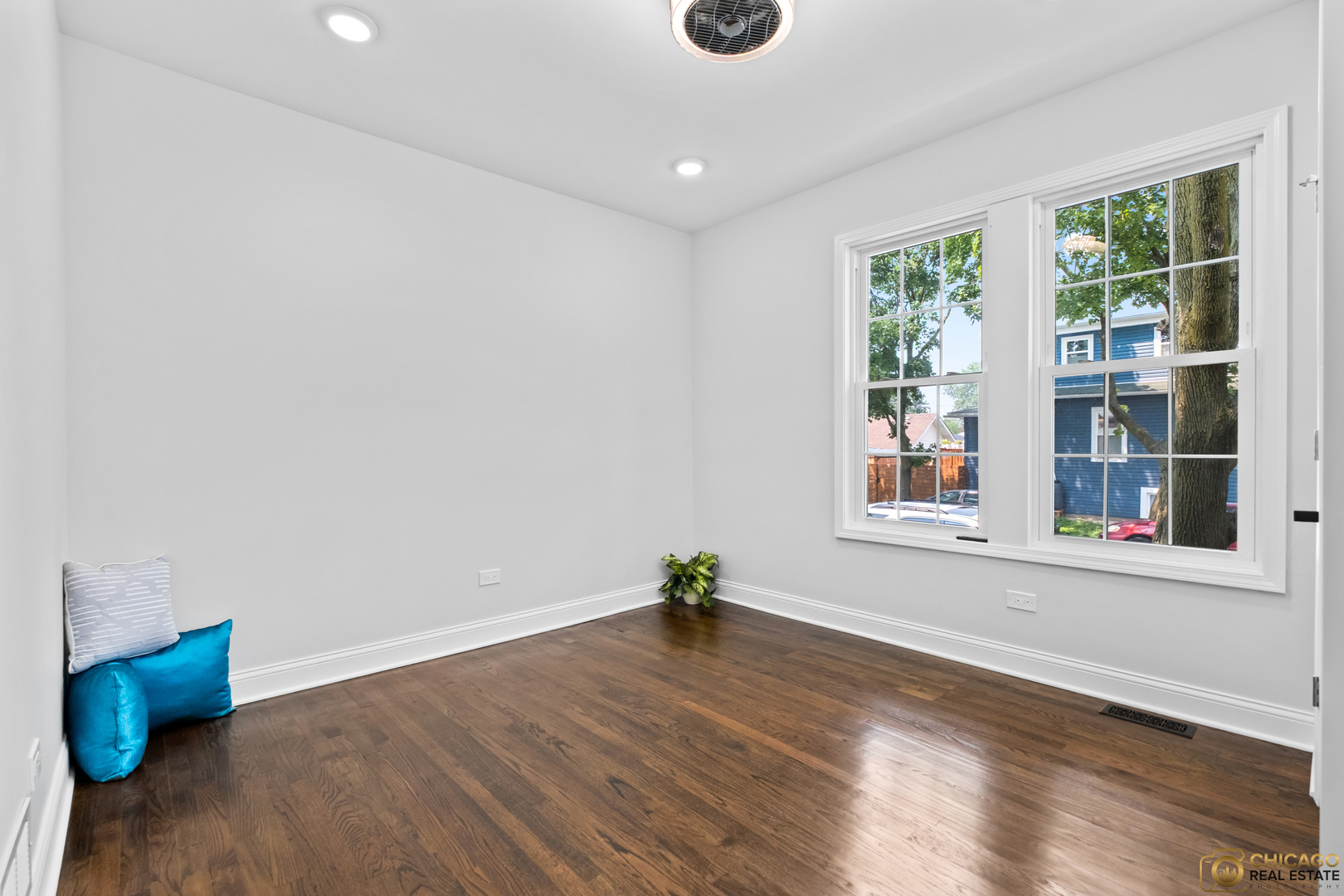 4656 N Leamington Avenue Property Photo 19