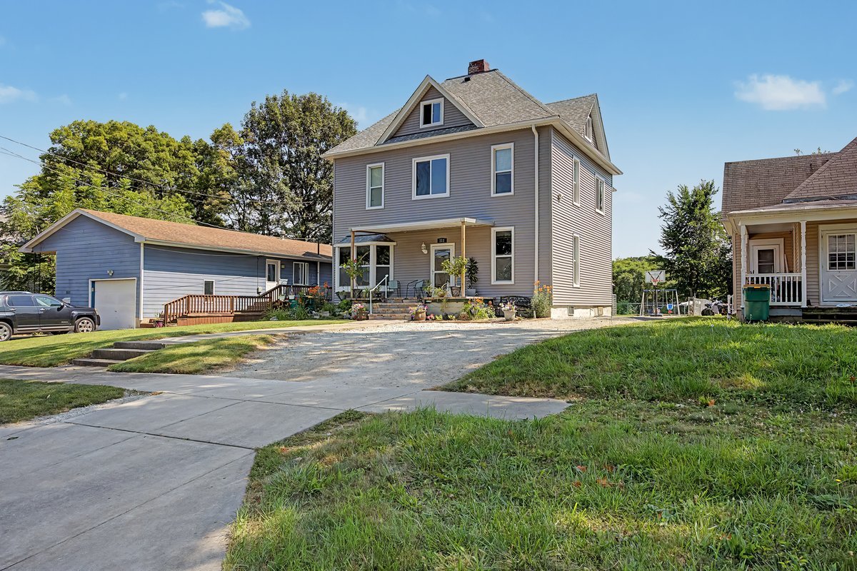 111 7th Street Property Photo 2