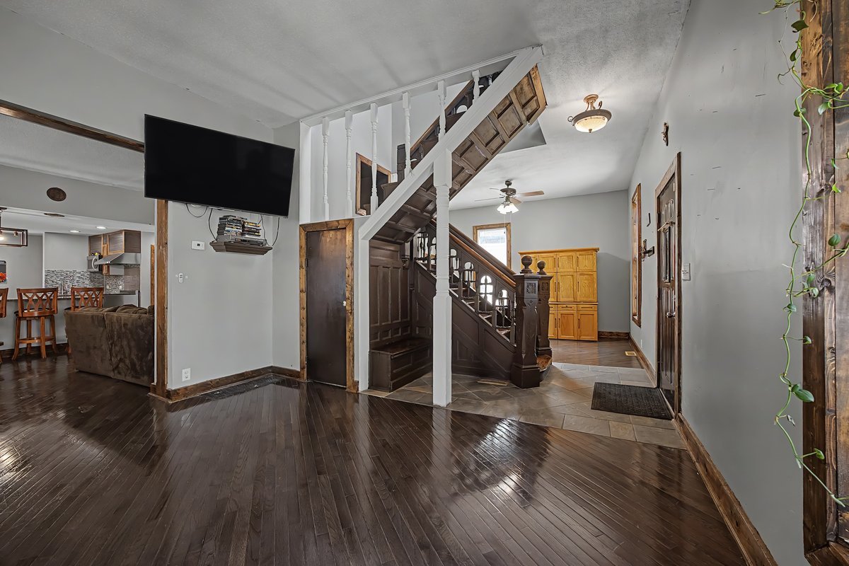 111 7th Street Property Photo 12