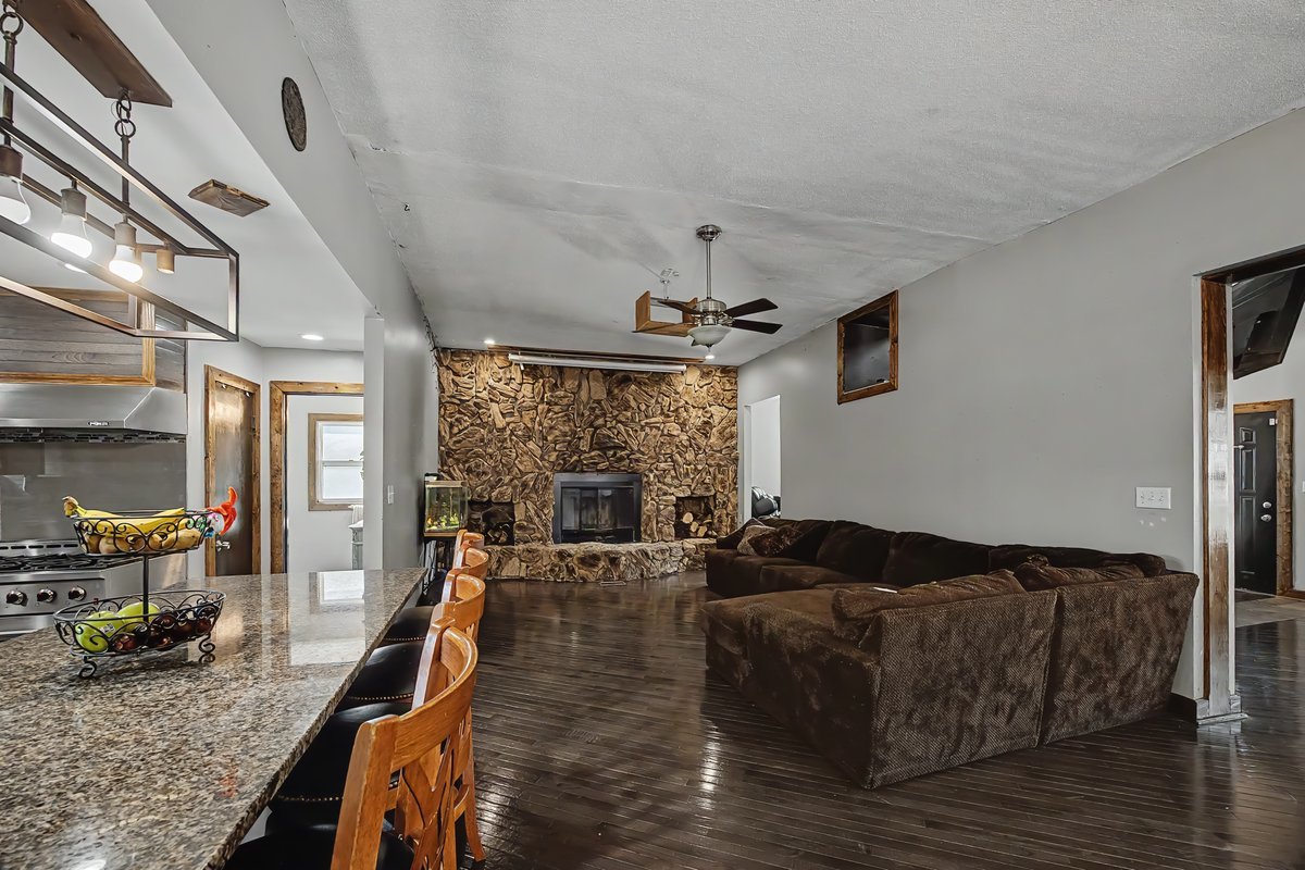111 7th Street Property Photo 24