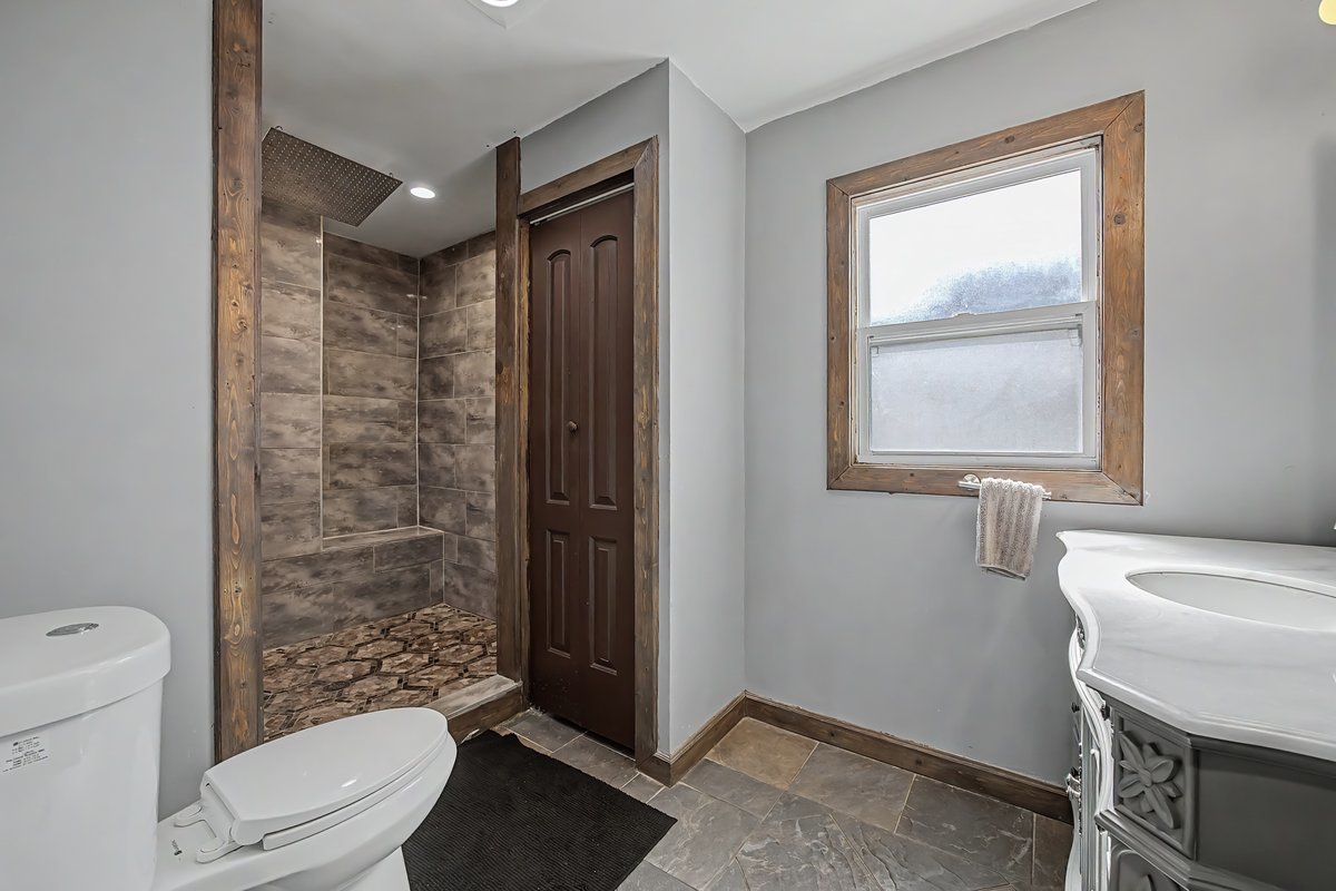 111 7th Street Property Photo 31