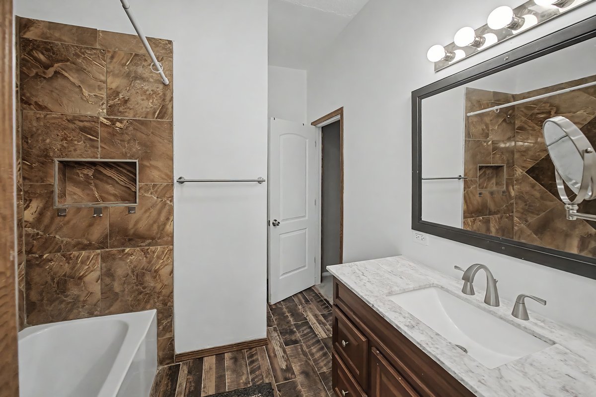 111 7th Street Property Photo 52