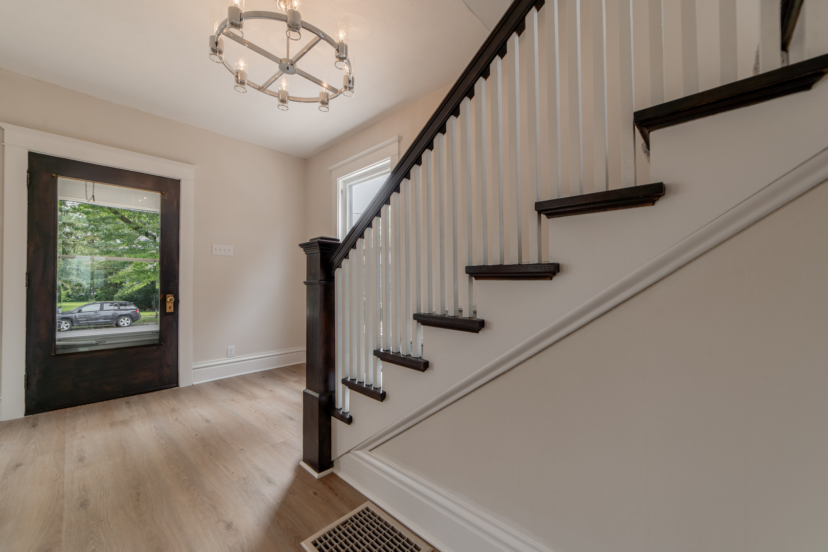 719 5th Street Property Photo 5