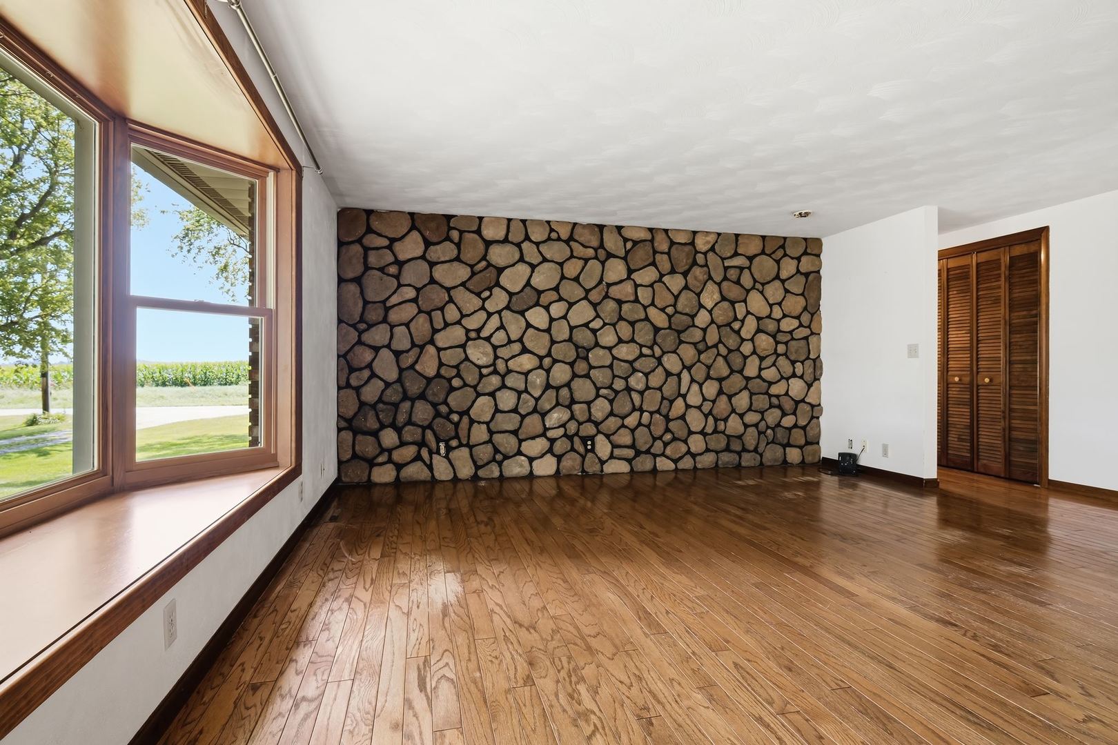 33777 E 500 North Road Property Photo 5