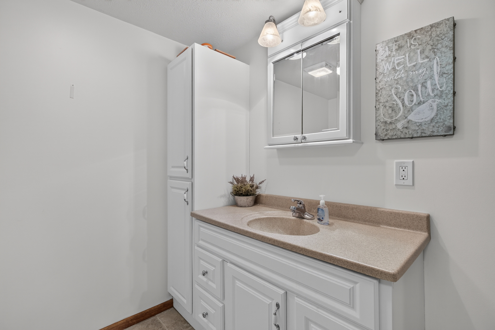 195 Breezy Point Court Property Photo 33