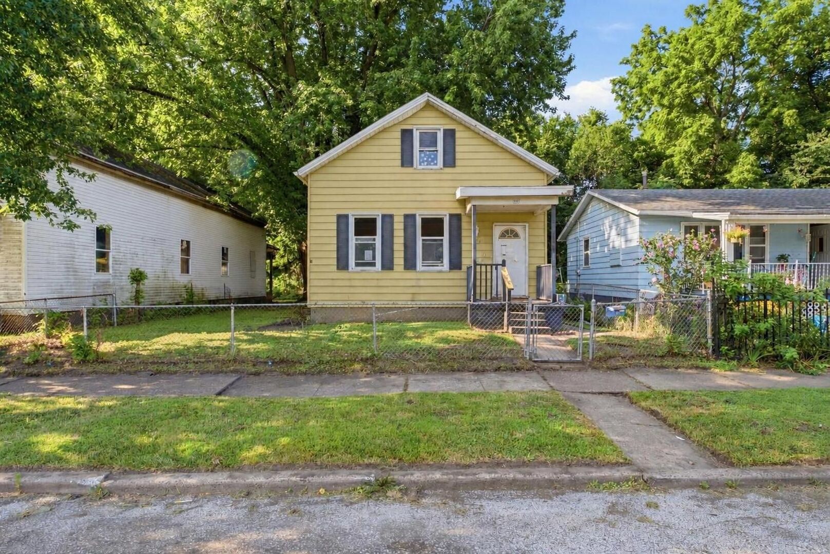1851 W 6th Street Property Photo 2