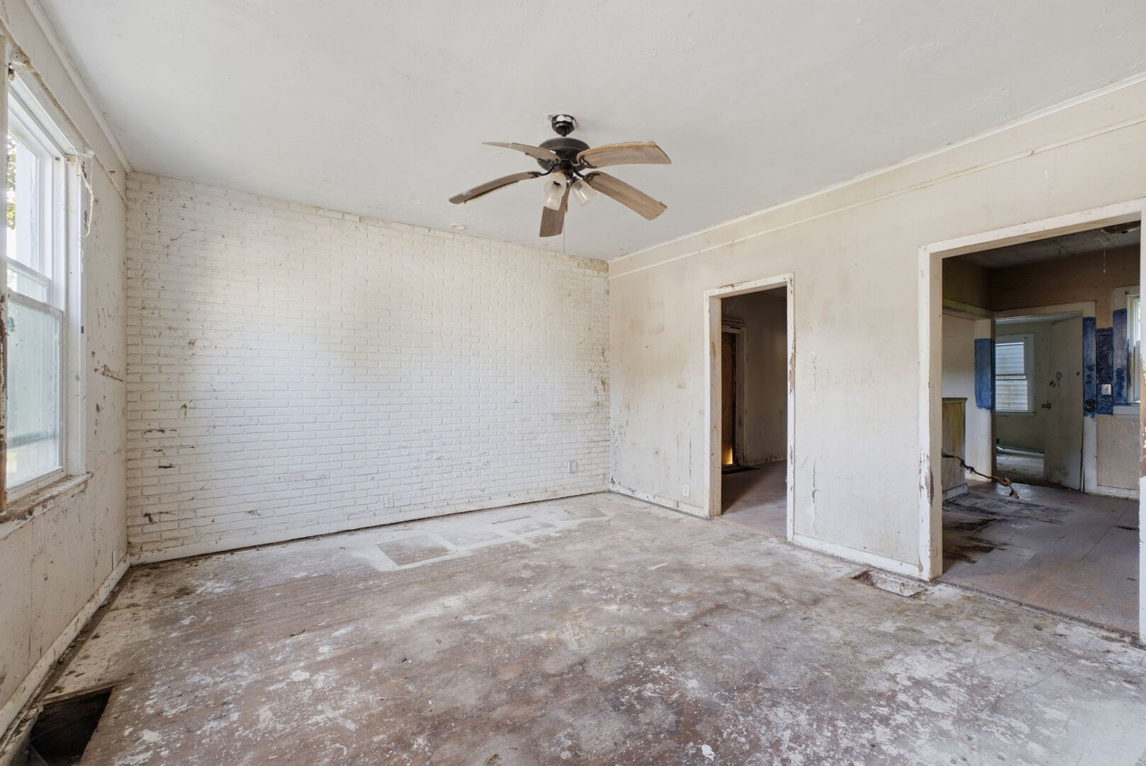 1851 W 6th Street Property Photo 4