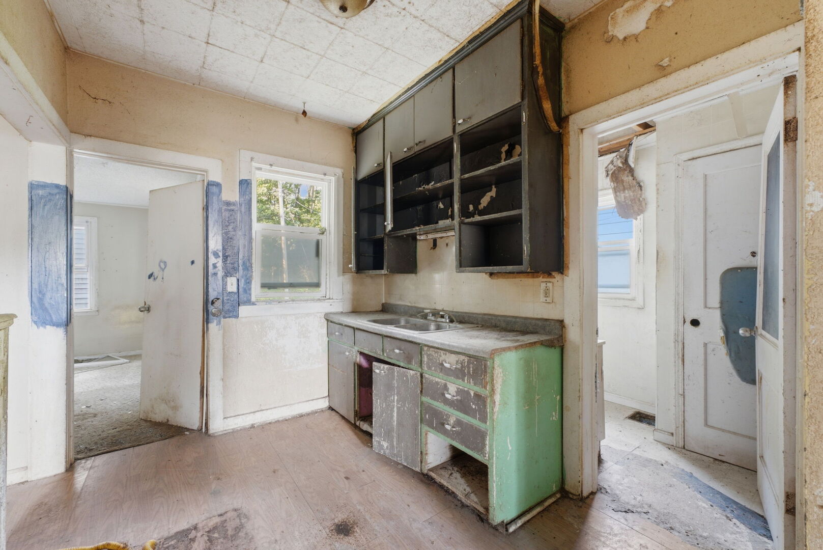 1851 W 6th Street Property Photo 9