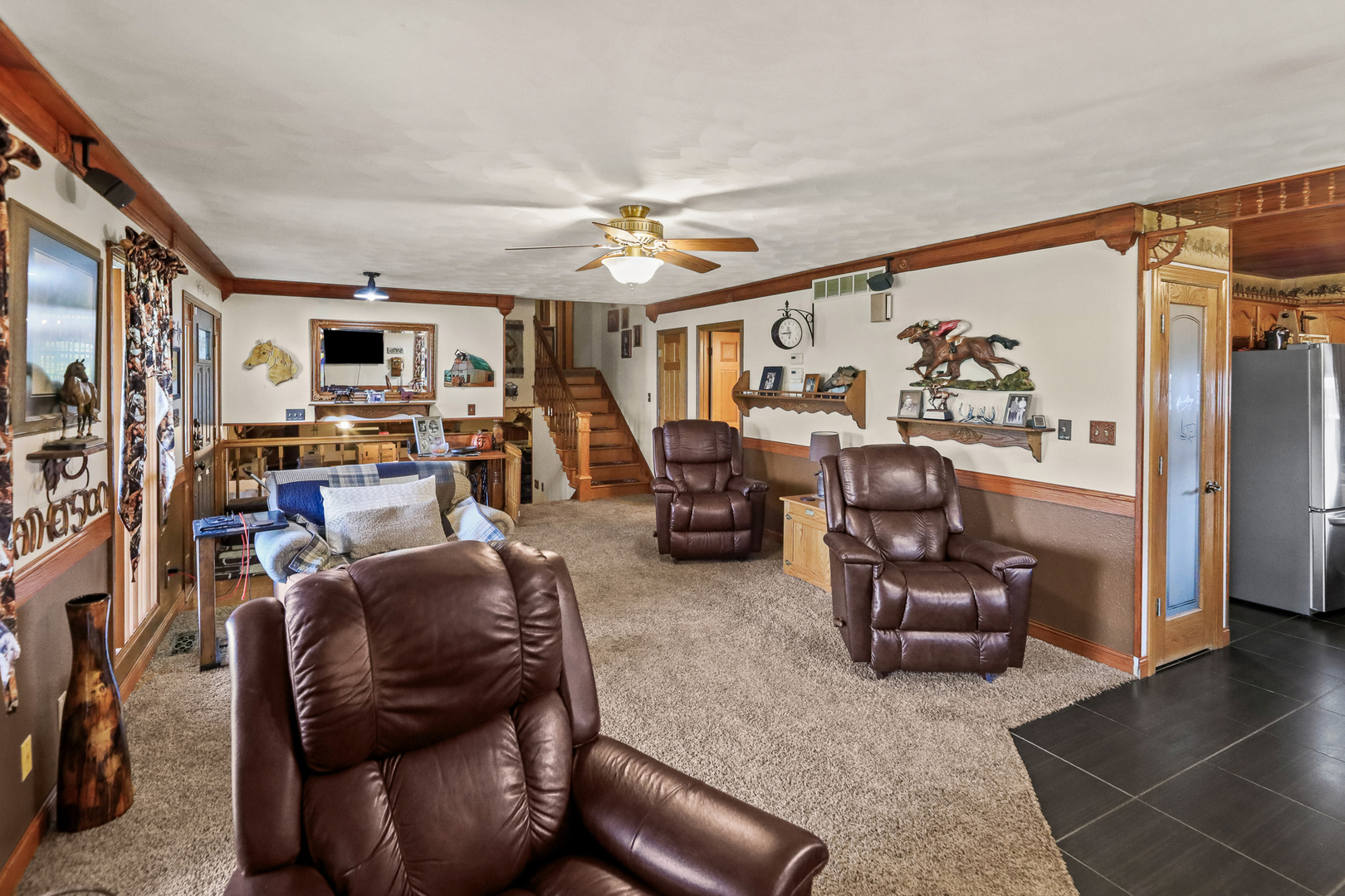 2081 N Broadway Avenue Property Photo 9