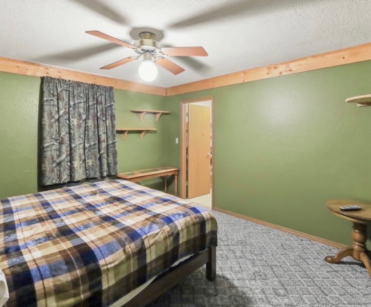 2081 N Broadway Avenue Property Photo 22