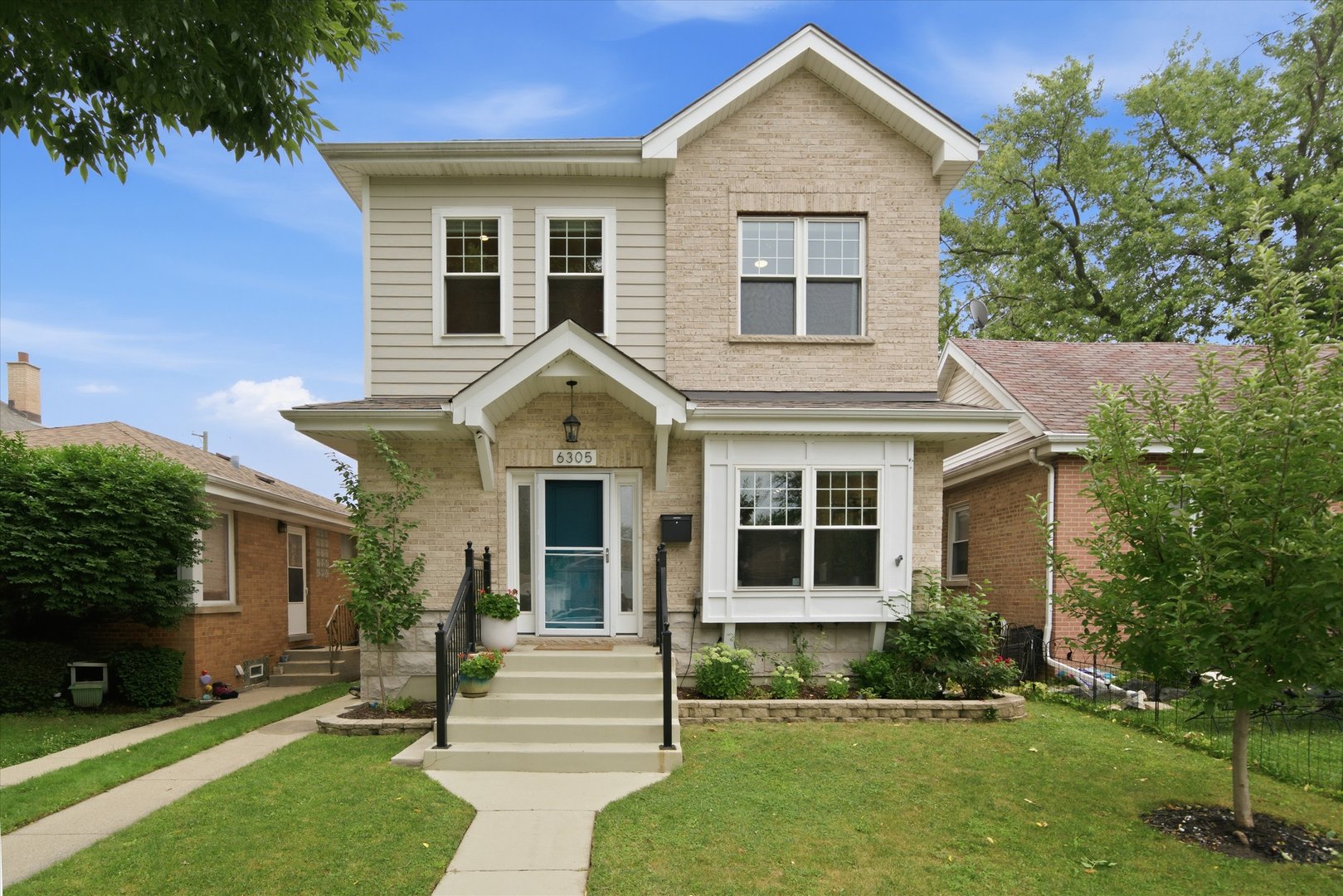6305 N Kildare Avenue Property Photo 1