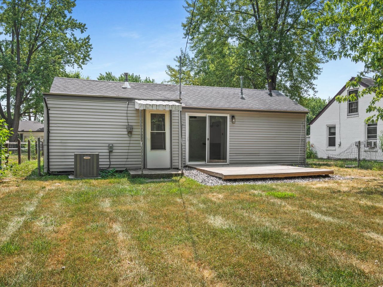944 Kingsley Drive Property Photo 18