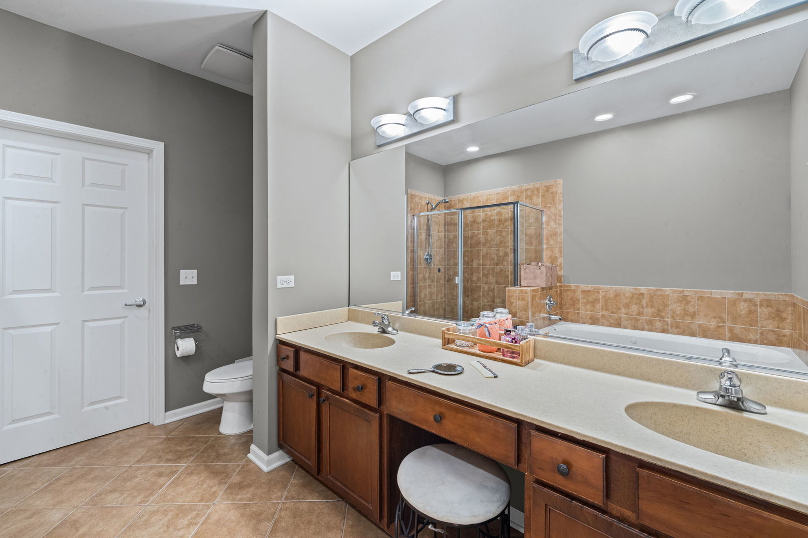 6436 Roosevelt Road 410 Property Photo 17
