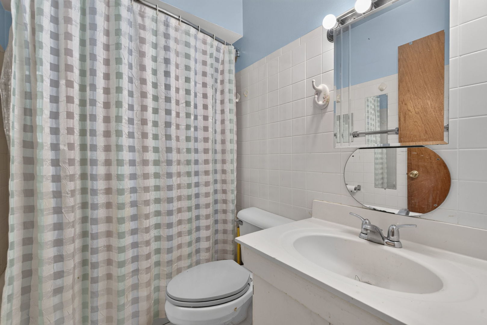 7768 S Luella Avenue Property Photo 11
