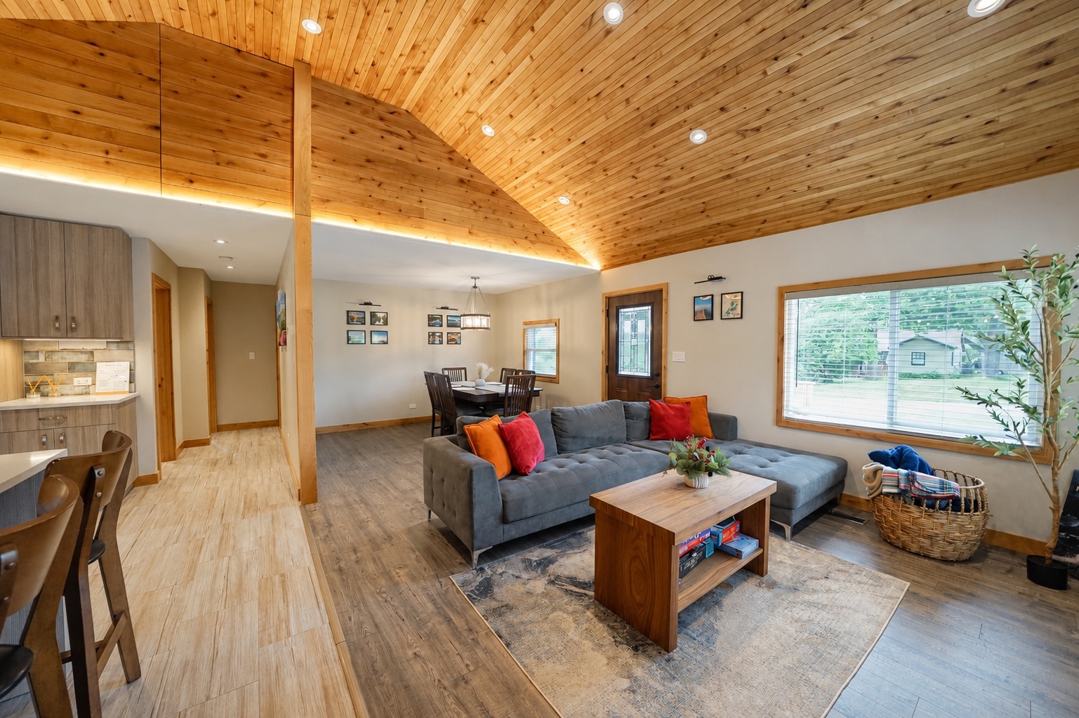 42981 N Lake Avenue Property Photo 3