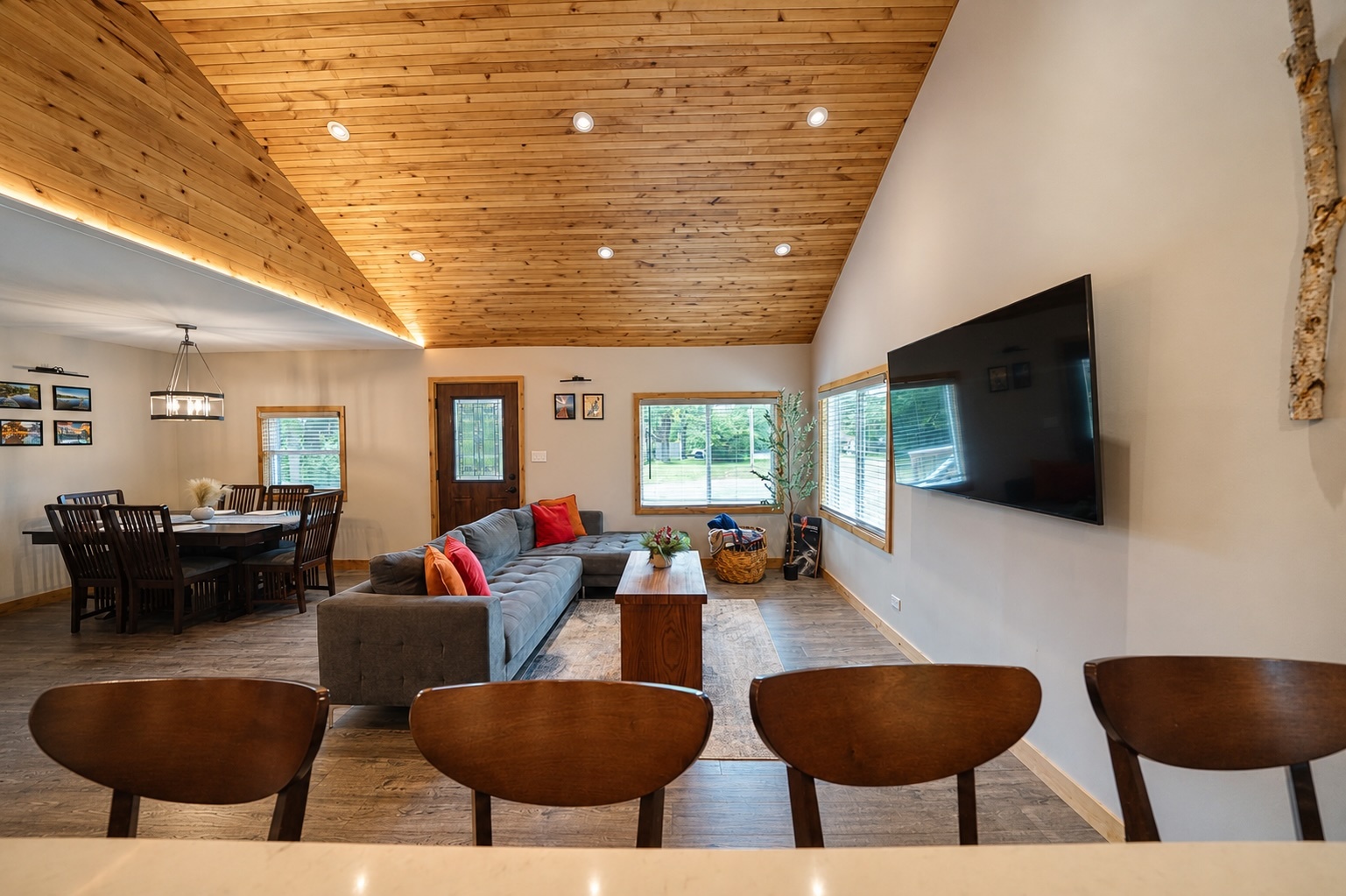 42981 N Lake Avenue Property Photo 8