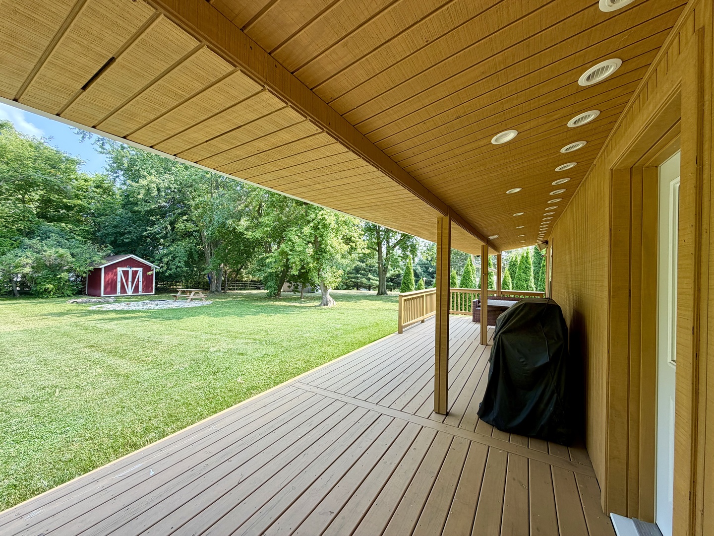 42981 N Lake Avenue Property Photo 45