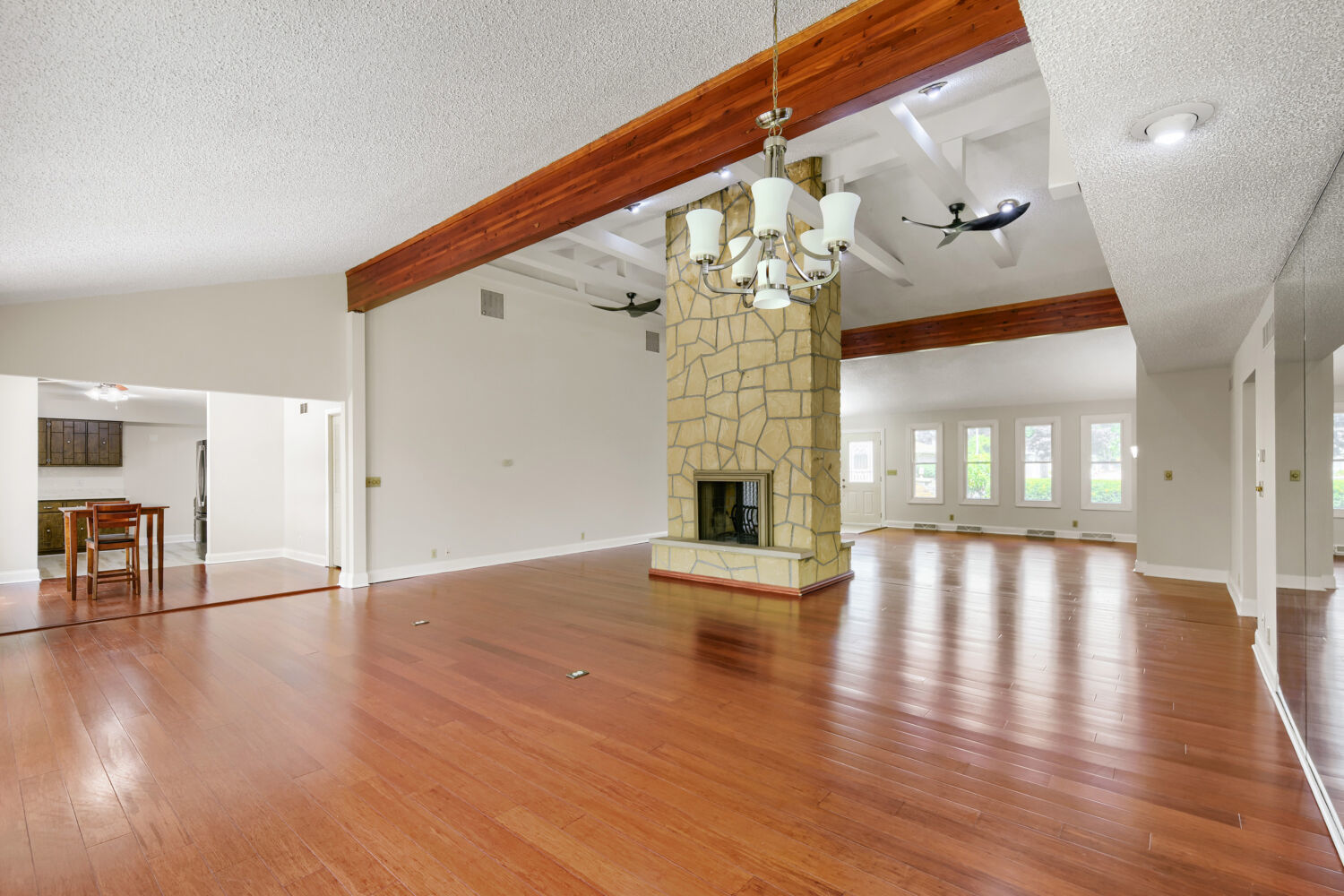 1701 Lynwood Lane Property Photo 13