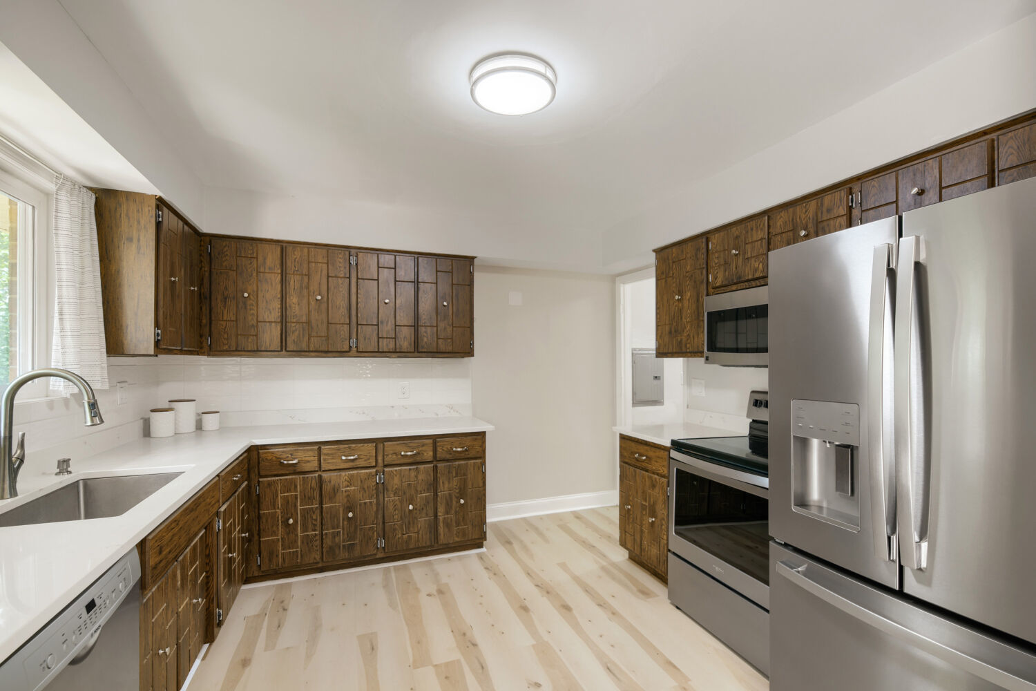 1701 Lynwood Lane Property Photo 18