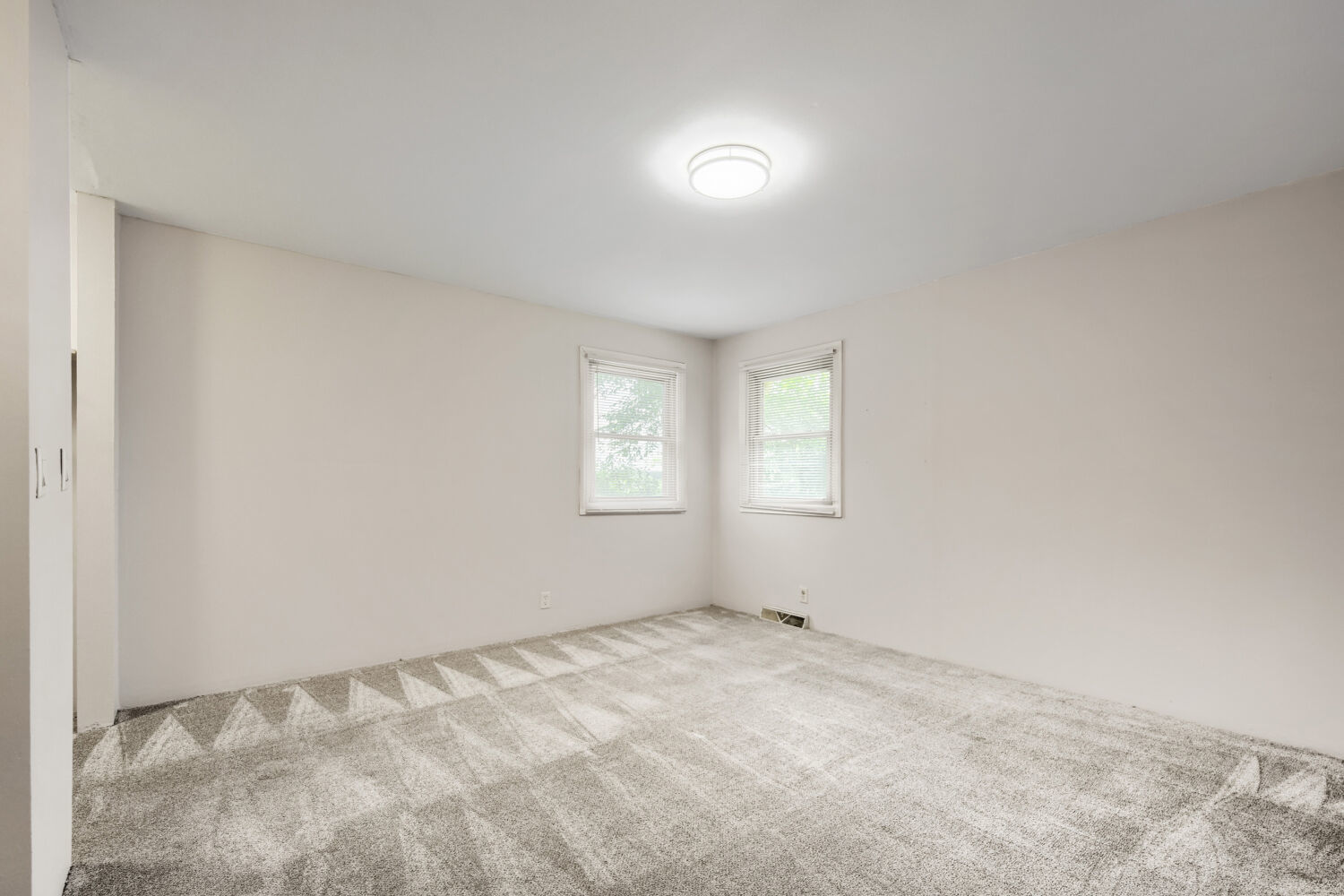 1701 Lynwood Lane Property Photo 20