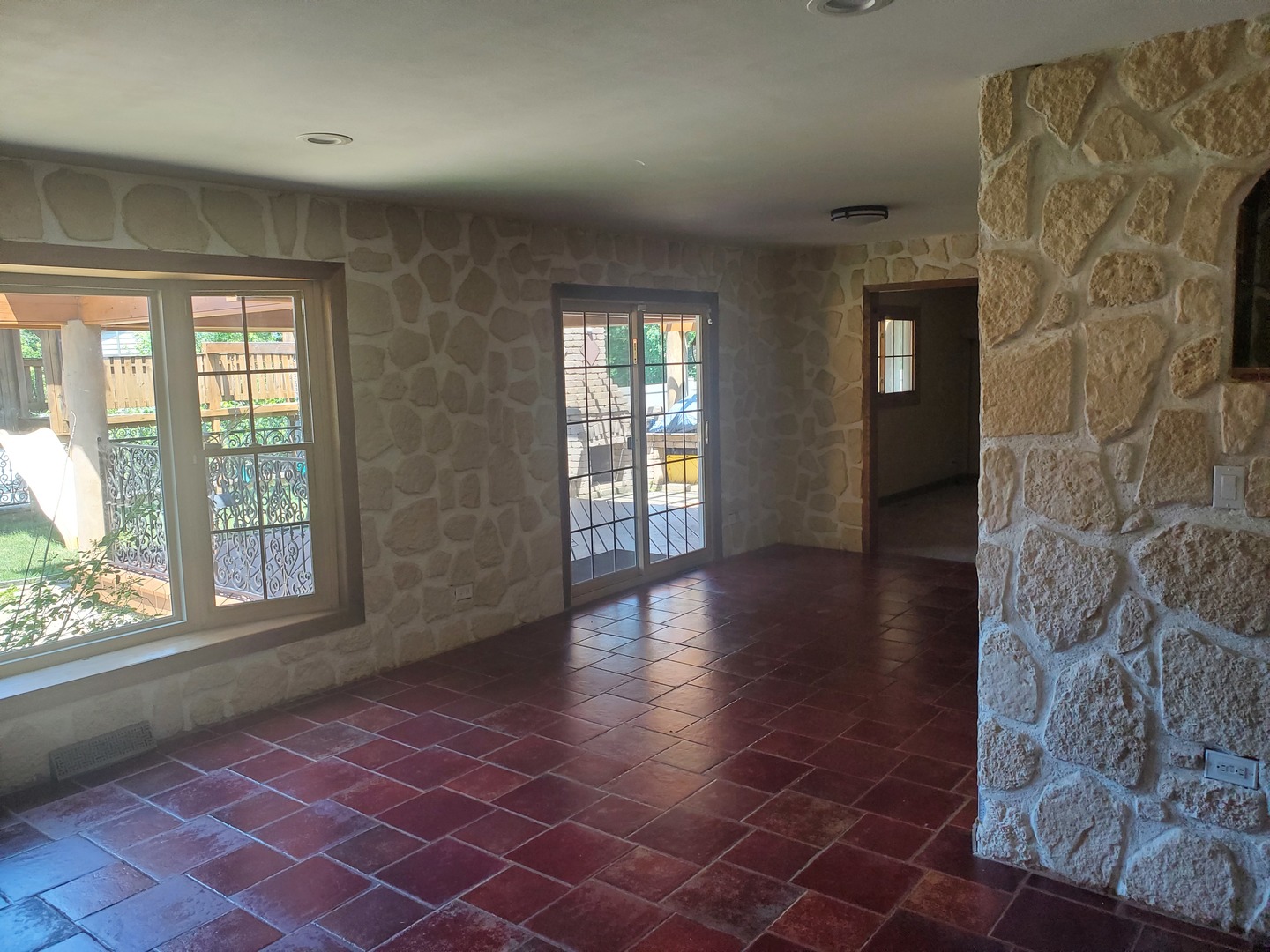 427 Justine Avenue Property Photo 12