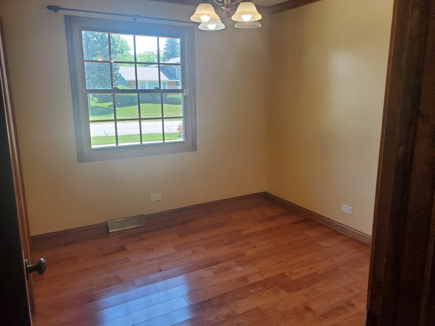 427 Justine Avenue Property Photo 23