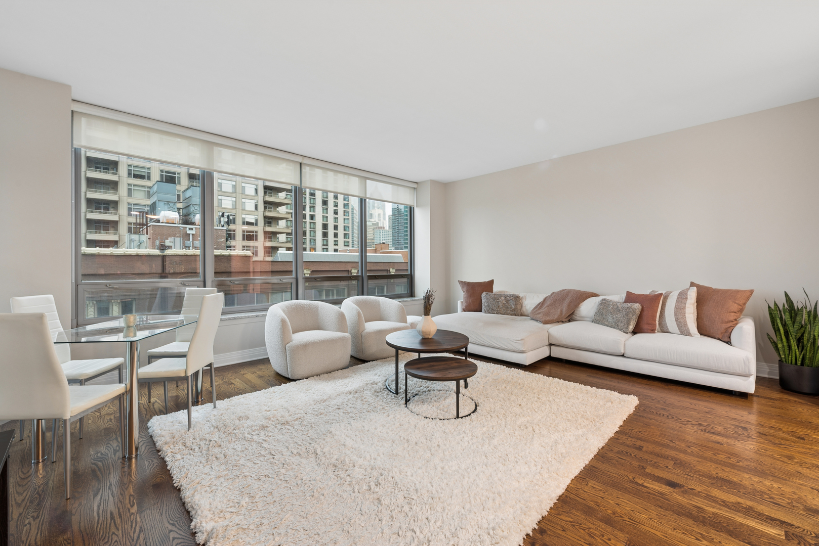 600 N Lake Shore Drive 807 Property Photo 6