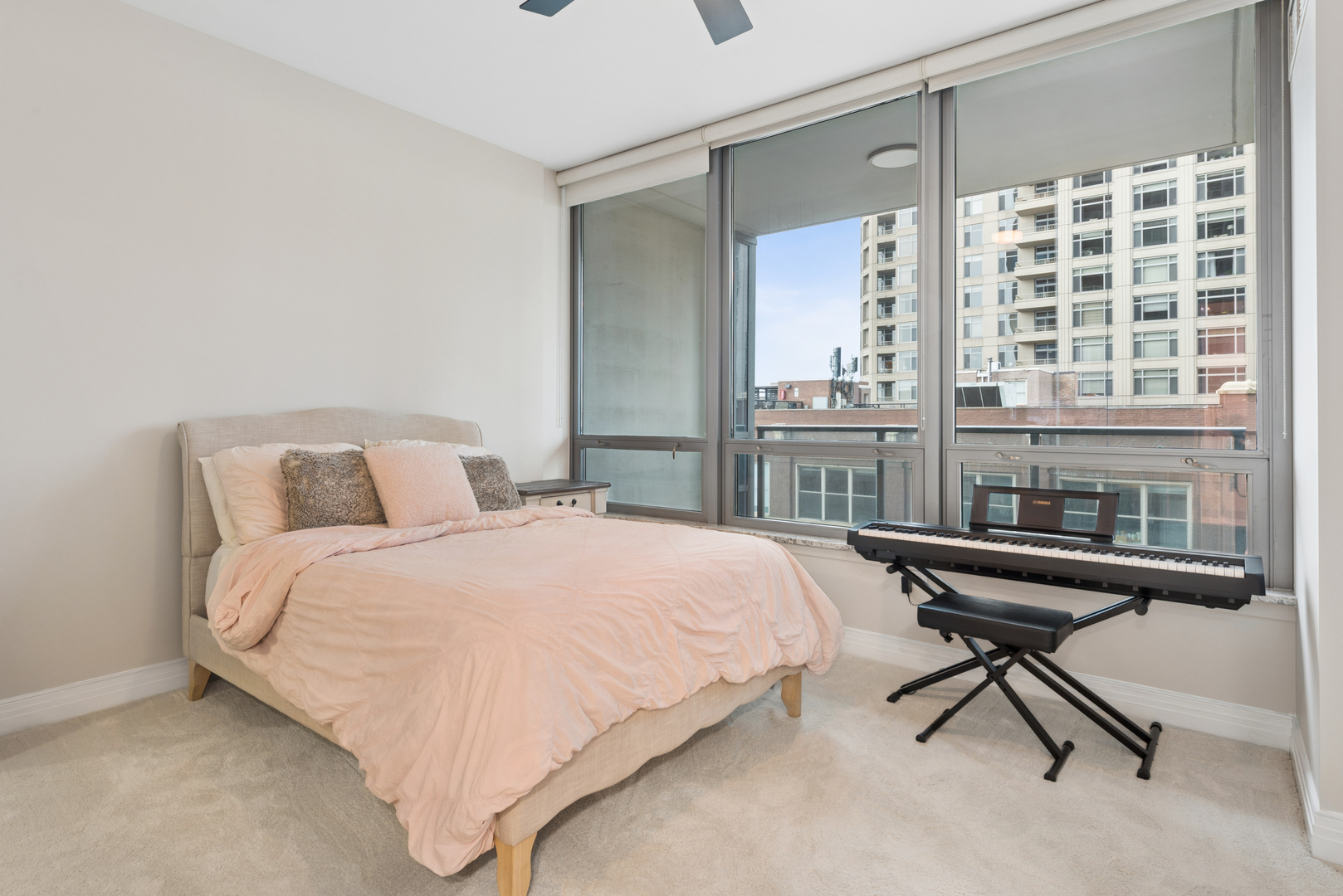600 N Lake Shore Drive 807 Property Photo 13