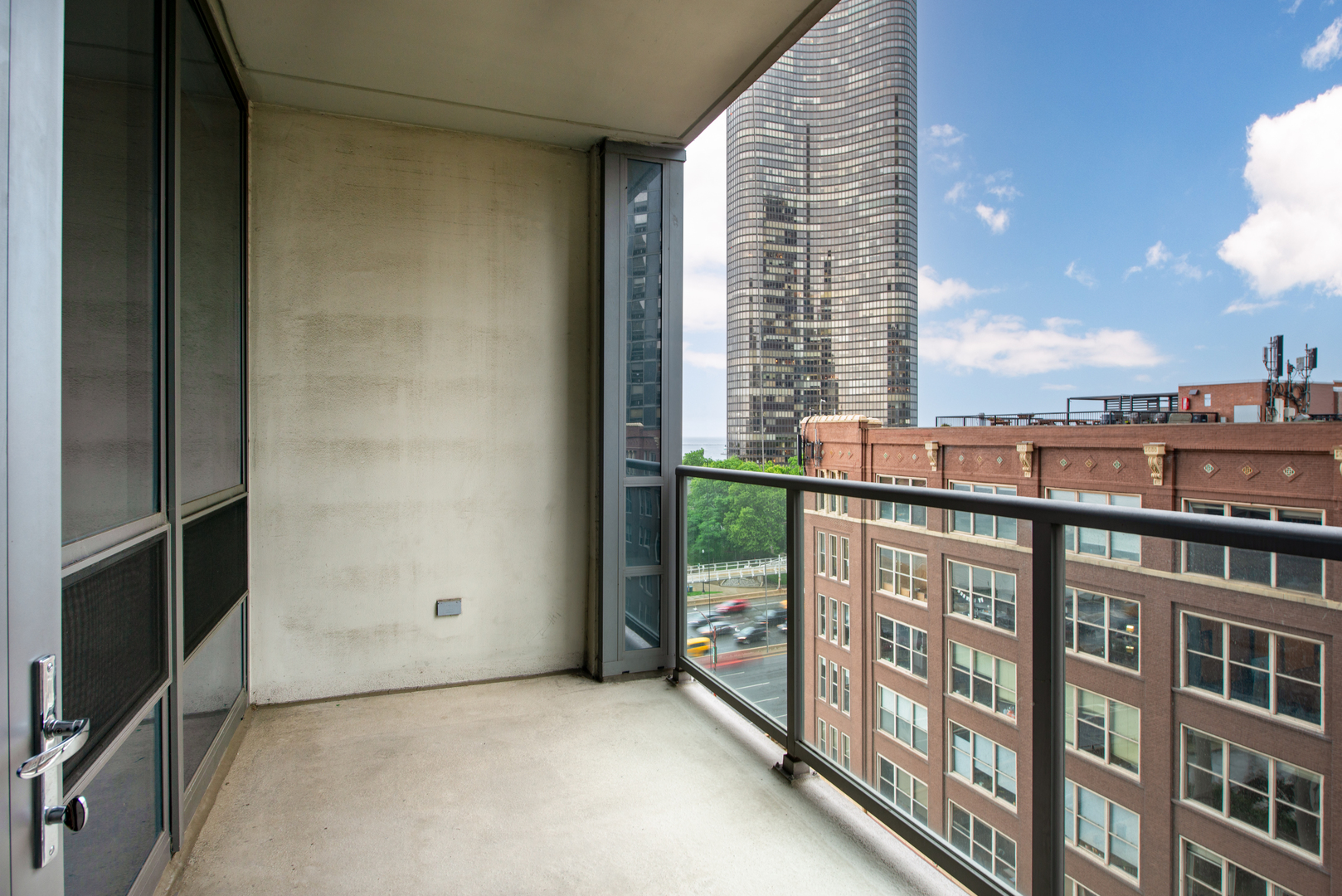 600 N Lake Shore Drive 807 Property Photo 19